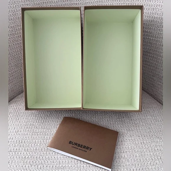 Burberry Gift Box - Picture 2 of 2